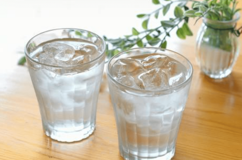 水