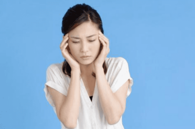 女性